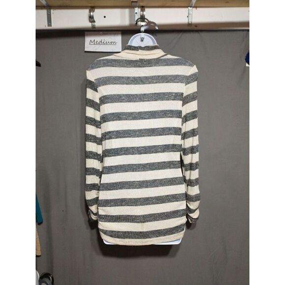 Blue Sketch, lightweight sweater medium - Picture 2 of 3